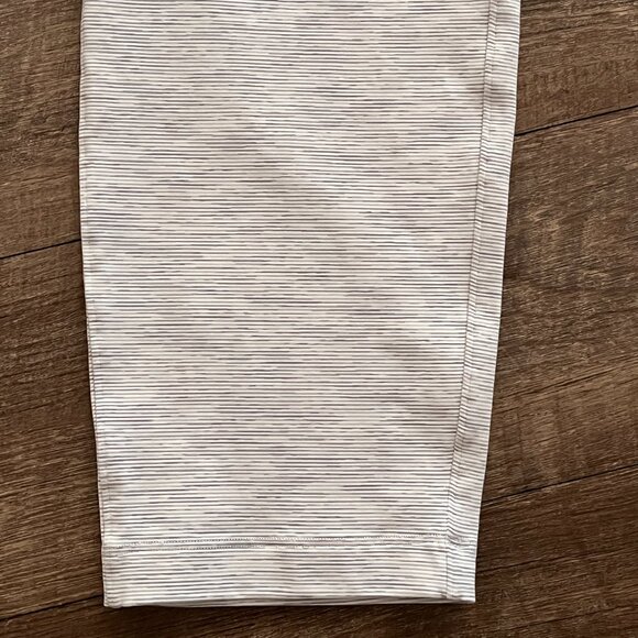 Lululemon On The Fly Pant Vertical Pinstripe Heather Grey/White Size 6 Luxtreme - Picture 4 of 14